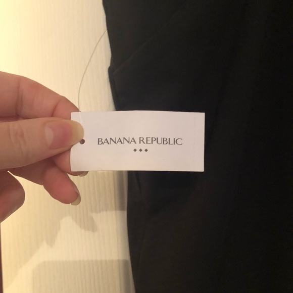 Banana Republic black fitted tank top - Picture 5 of 6